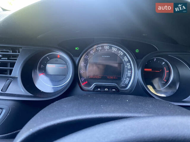 Ситроен С5 2011 в Львове на Automoto.ua Белый Ситроен С5, объемом двигателя 1.56 л и пробегом 285 тыс. км за 5750 $, фото 26 на Automoto.ua