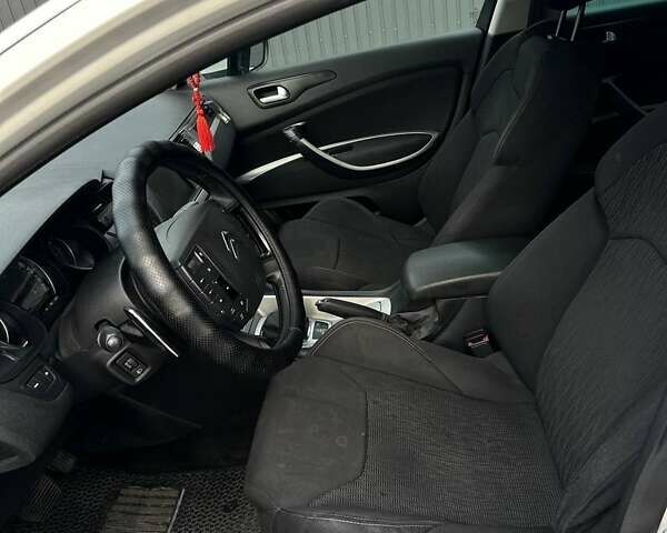 Білий Сітроен С5, об'ємом двигуна 1.56 л та пробігом 245 тис. км за 8500 $, фото 15 на Automoto.ua