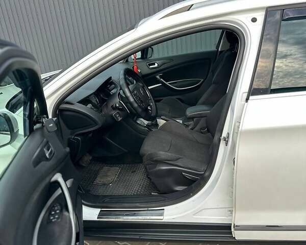 Білий Сітроен С5, об'ємом двигуна 1.56 л та пробігом 245 тис. км за 8500 $, фото 12 на Automoto.ua