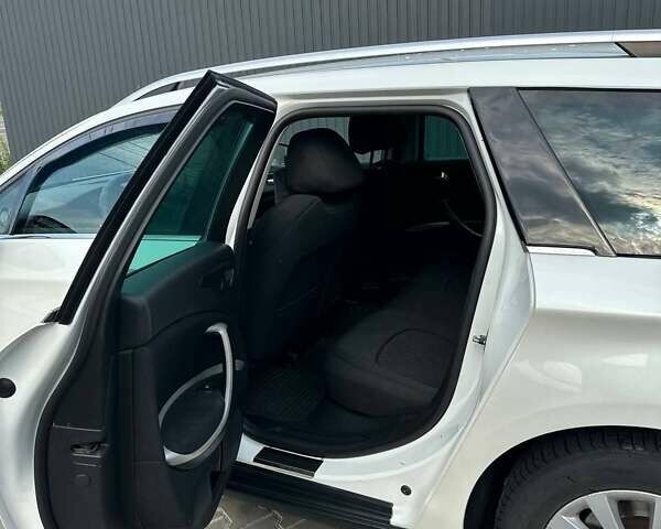 Білий Сітроен С5, об'ємом двигуна 1.56 л та пробігом 245 тис. км за 8500 $, фото 16 на Automoto.ua