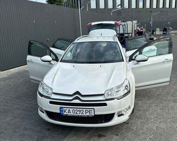 Білий Сітроен С5, об'ємом двигуна 1.56 л та пробігом 245 тис. км за 8500 $, фото 31 на Automoto.ua