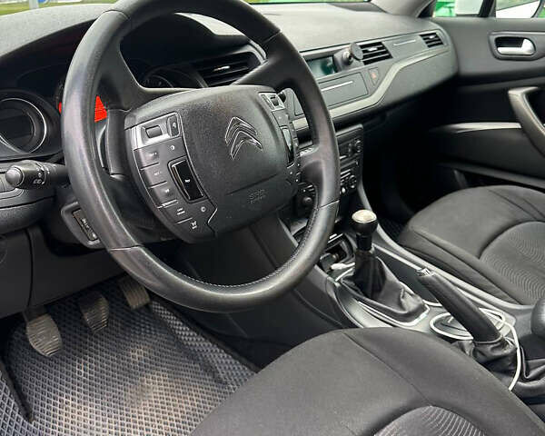 Белый Ситроен С5, объемом двигателя 1.56 л и пробегом 346 тыс. км за 6100 $, фото 7 на Automoto.ua