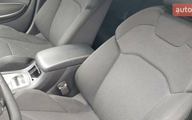 Белый Ситроен С5, объемом двигателя 2 л и пробегом 219 тыс. км за 8299 $, фото 15 на Automoto.ua