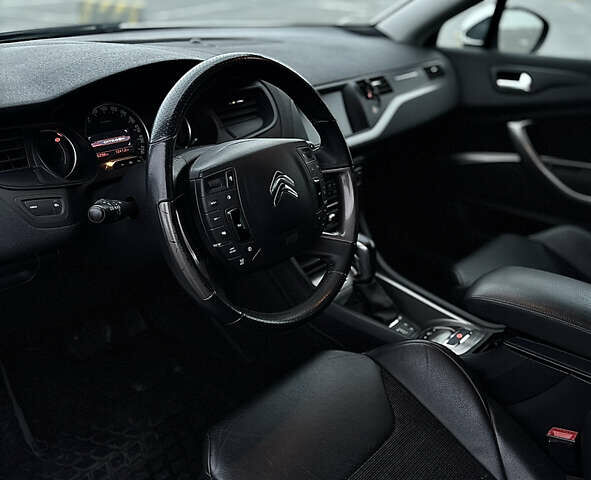 Белый Ситроен С5, объемом двигателя 2.18 л и пробегом 205 тыс. км за 10500 $, фото 10 на Automoto.ua