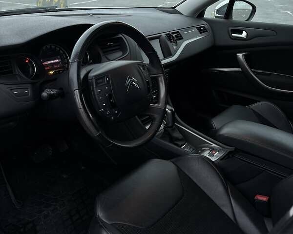 Белый Ситроен С5, объемом двигателя 2.18 л и пробегом 206 тыс. км за 10200 $, фото 8 на Automoto.ua