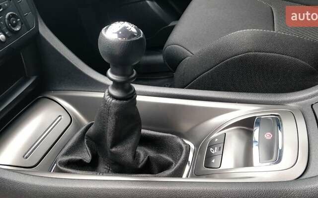 Белый Ситроен С5, объемом двигателя 2 л и пробегом 219 тыс. км за 8299 $, фото 10 на Automoto.ua