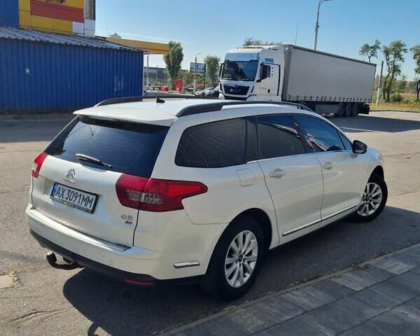 Белый Ситроен С5, объемом двигателя 1.6 л и пробегом 345 тыс. км за 8600 $, фото 5 на Automoto.ua