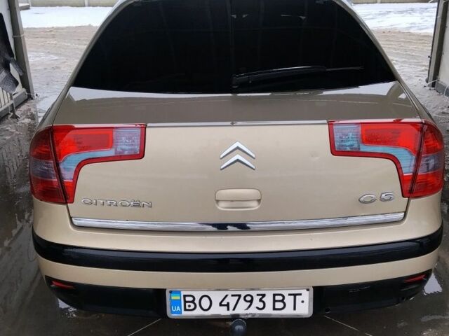 Бежевый Ситроен С5, объемом двигателя 2 л и пробегом 335 тыс. км за 3650 $, фото 5 на Automoto.ua
