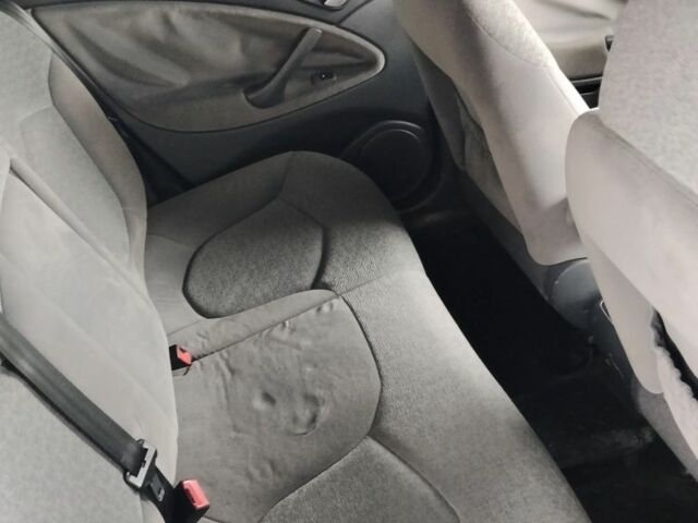 Бежевый Ситроен С5, объемом двигателя 2 л и пробегом 335 тыс. км за 3650 $, фото 7 на Automoto.ua