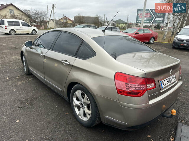 Бежевый Ситроен С5, объемом двигателя 2 л и пробегом 240 тыс. км за 4950 $, фото 5 на Automoto.ua