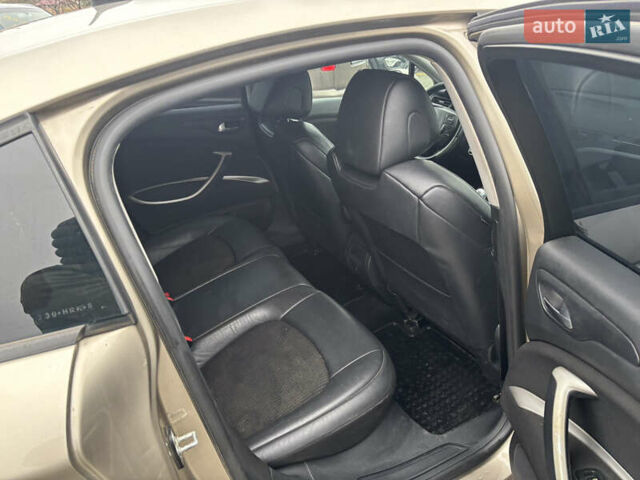 Бежевый Ситроен С5, объемом двигателя 2 л и пробегом 214 тыс. км за 5600 $, фото 13 на Automoto.ua