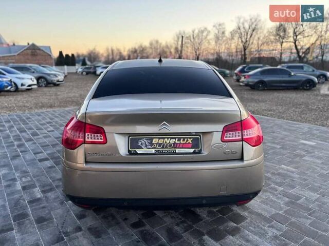 Бежевый Ситроен С5, объемом двигателя 2 л и пробегом 213 тыс. км за 5499 $, фото 6 на Automoto.ua