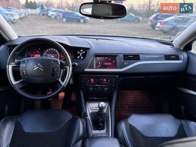 Бежевый Ситроен С5, объемом двигателя 2 л и пробегом 213 тыс. км за 5499 $, фото 19 на Automoto.ua