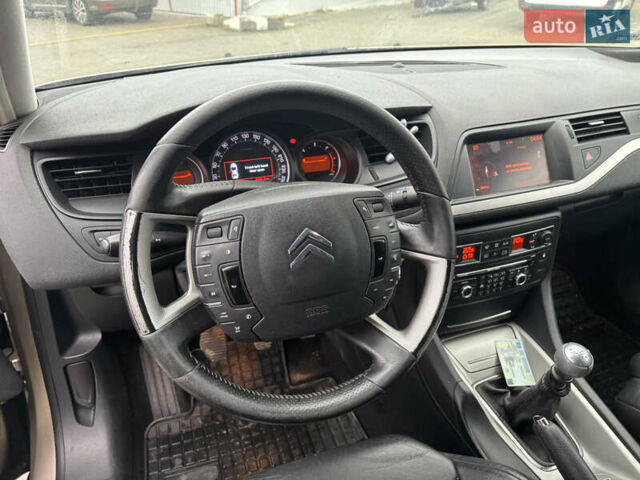 Бежевый Ситроен С5, объемом двигателя 2 л и пробегом 214 тыс. км за 5600 $, фото 20 на Automoto.ua