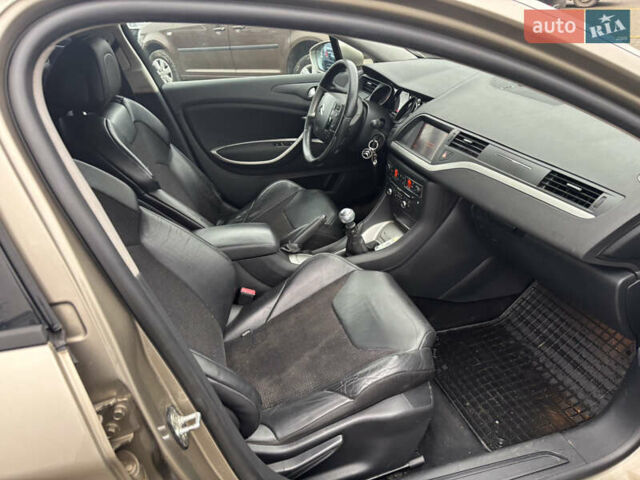 Бежевый Ситроен С5, объемом двигателя 2 л и пробегом 214 тыс. км за 5600 $, фото 14 на Automoto.ua