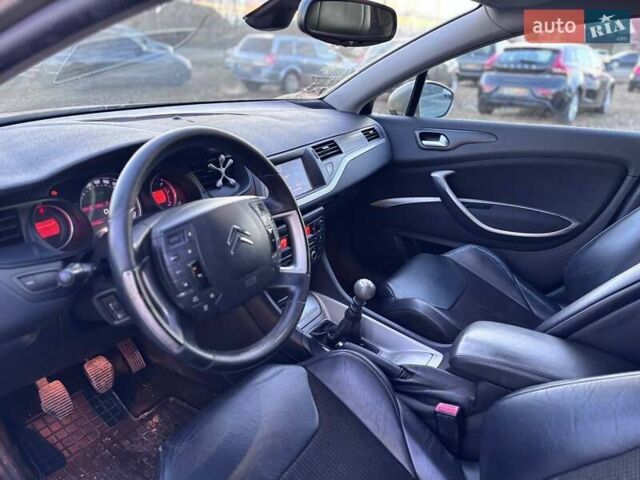 Бежевый Ситроен С5, объемом двигателя 2 л и пробегом 213 тыс. км за 5499 $, фото 9 на Automoto.ua