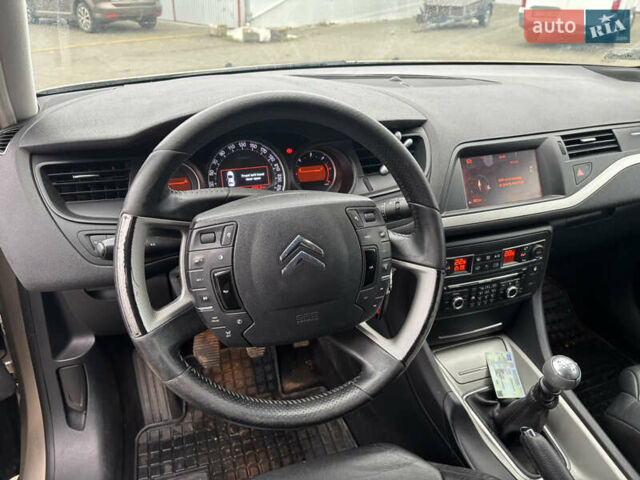 Бежевый Ситроен С5, объемом двигателя 2 л и пробегом 214 тыс. км за 5600 $, фото 21 на Automoto.ua