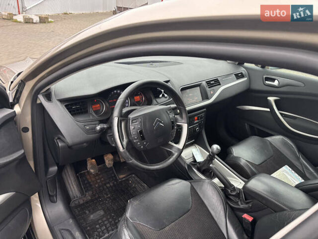 Бежевый Ситроен С5, объемом двигателя 2 л и пробегом 214 тыс. км за 5600 $, фото 22 на Automoto.ua