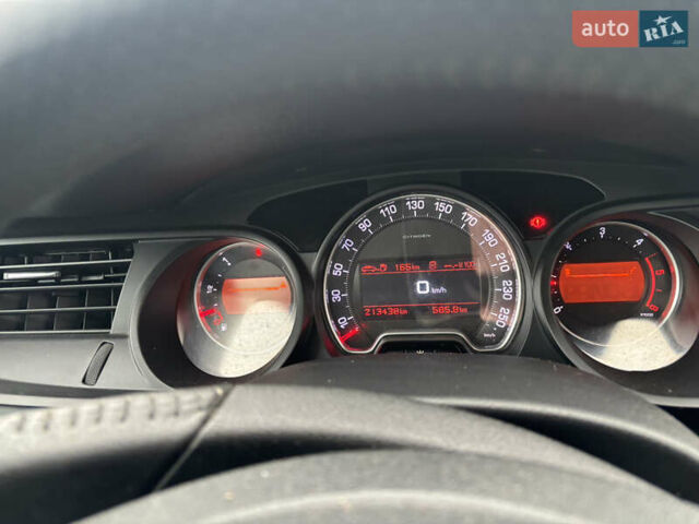 Бежевый Ситроен С5, объемом двигателя 2 л и пробегом 214 тыс. км за 5600 $, фото 18 на Automoto.ua