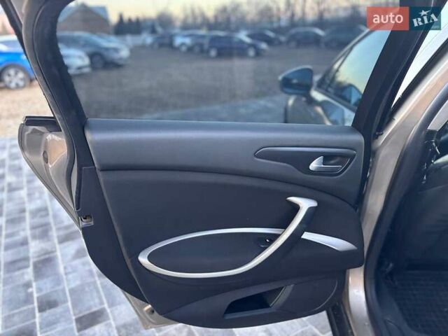 Бежевый Ситроен С5, объемом двигателя 2 л и пробегом 213 тыс. км за 5499 $, фото 17 на Automoto.ua