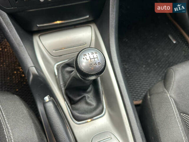 Бежевый Ситроен С5, объемом двигателя 2 л и пробегом 240 тыс. км за 4950 $, фото 14 на Automoto.ua