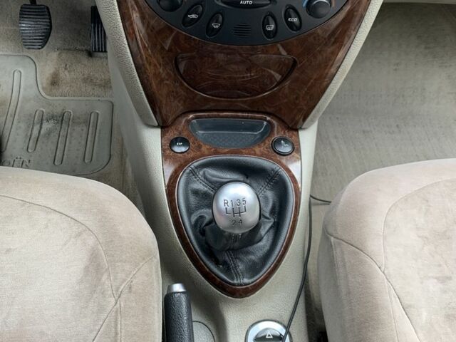 Бежевый Ситроен С5, объемом двигателя 2 л и пробегом 375 тыс. км за 3200 $, фото 14 на Automoto.ua