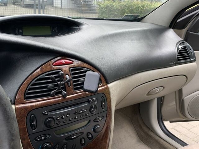 Бежевый Ситроен С5, объемом двигателя 2 л и пробегом 375 тыс. км за 3200 $, фото 13 на Automoto.ua