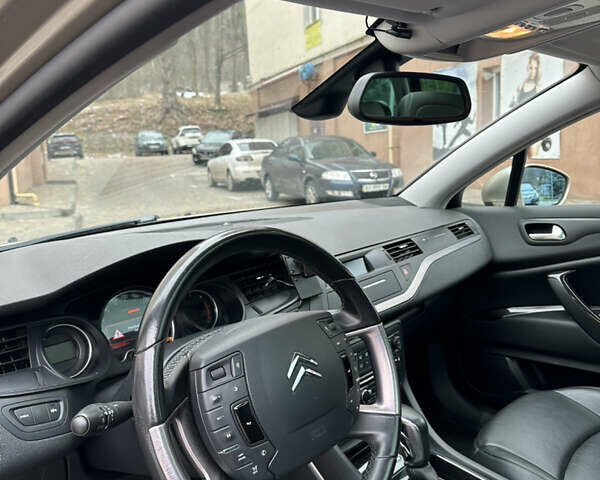 Бежевий Сітроен С5, об'ємом двигуна 2 л та пробігом 150 тис. км за 11300 $, фото 33 на Automoto.ua