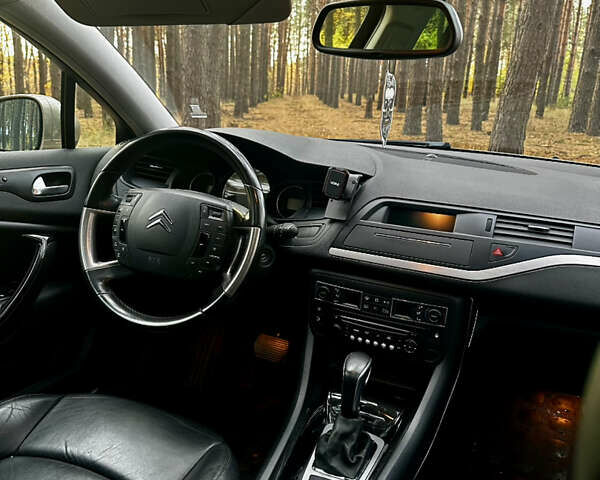 Бежевый Ситроен С5, объемом двигателя 2 л и пробегом 168 тыс. км за 10500 $, фото 23 на Automoto.ua