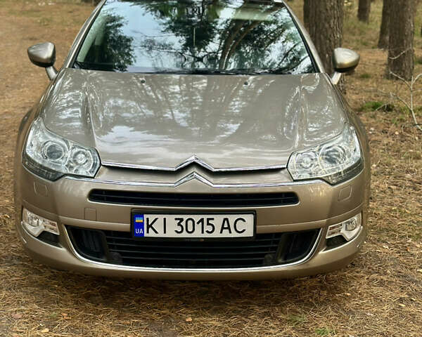 Бежевый Ситроен С5, объемом двигателя 2 л и пробегом 168 тыс. км за 10500 $, фото 4 на Automoto.ua