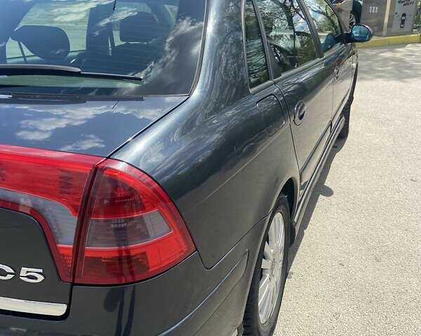 Чорний Сітроен С5, об'ємом двигуна 1.7 л та пробігом 202 тис. км за 4600 $, фото 5 на Automoto.ua