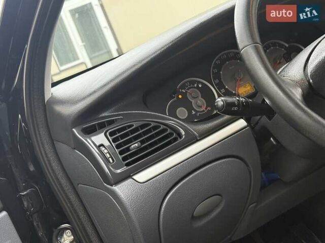 Черный Ситроен С5, объемом двигателя 1.8 л и пробегом 254 тыс. км за 3950 $, фото 53 на Automoto.ua