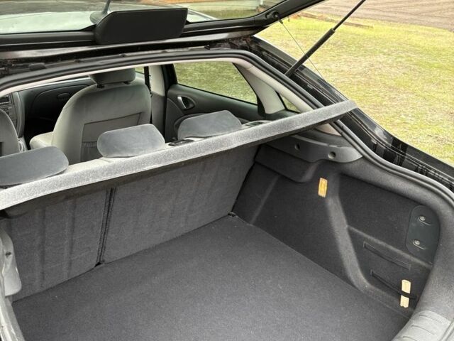 Черный Ситроен С5, объемом двигателя 1.8 л и пробегом 81 тыс. км за 4800 $, фото 13 на Automoto.ua