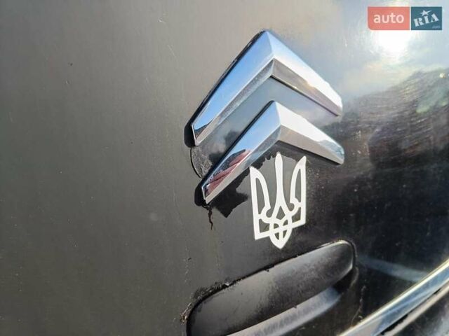 Черный Ситроен С5, объемом двигателя 2 л и пробегом 250 тыс. км за 3800 $, фото 6 на Automoto.ua