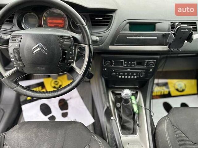 Черный Ситроен С5, объемом двигателя 1.56 л и пробегом 370 тыс. км за 5690 $, фото 18 на Automoto.ua
