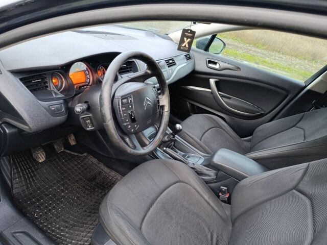 Чорний Сітроен С5, об'ємом двигуна 1.6 л та пробігом 210 тис. км за 3950 $, фото 9 на Automoto.ua