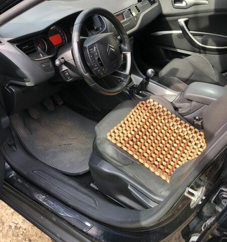 Черный Ситроен С5, объемом двигателя 1.56 л и пробегом 379 тыс. км за 5800 $, фото 4 на Automoto.ua