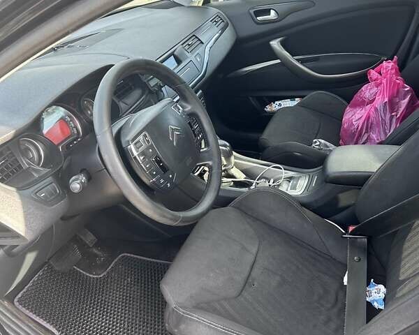 Черный Ситроен С5, объемом двигателя 2 л и пробегом 350 тыс. км за 6000 $, фото 5 на Automoto.ua