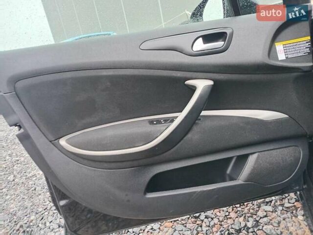 Черный Ситроен С5, объемом двигателя 2 л и пробегом 286 тыс. км за 7440 $, фото 22 на Automoto.ua