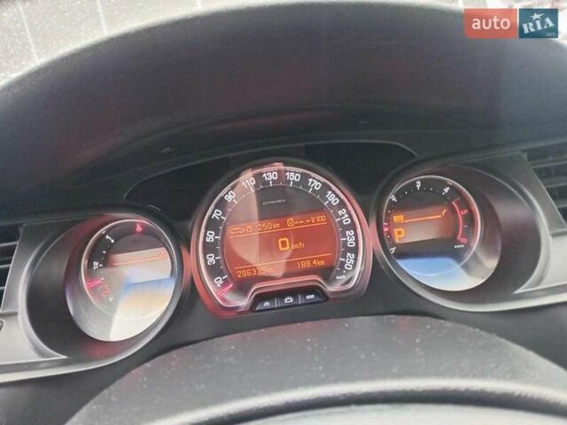Черный Ситроен С5, объемом двигателя 2 л и пробегом 286 тыс. км за 7440 $, фото 16 на Automoto.ua