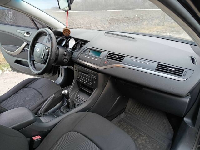 Черный Ситроен С5, объемом двигателя 1.6 л и пробегом 228 тыс. км за 7300 $, фото 15 на Automoto.ua