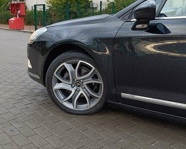 Черный Ситроен С5, объемом двигателя 1.6 л и пробегом 143 тыс. км за 7500 $, фото 4 на Automoto.ua