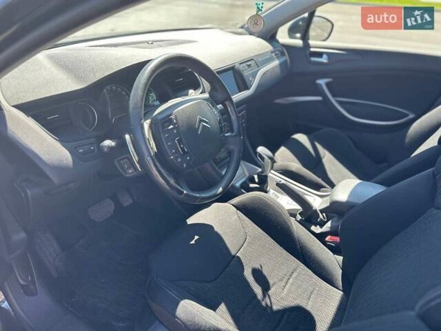 Черный Ситроен С5, объемом двигателя 1.56 л и пробегом 216 тыс. км за 7700 $, фото 7 на Automoto.ua