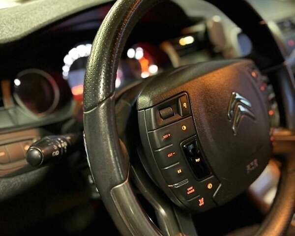 Черный Ситроен С5, объемом двигателя 1.6 л и пробегом 188 тыс. км за 7800 $, фото 9 на Automoto.ua