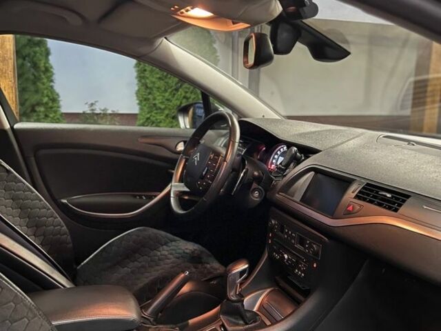 Черный Ситроен С5, объемом двигателя 1.6 л и пробегом 180 тыс. км за 7800 $, фото 4 на Automoto.ua