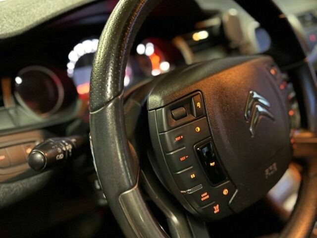Черный Ситроен С5, объемом двигателя 1.6 л и пробегом 180 тыс. км за 7800 $, фото 10 на Automoto.ua