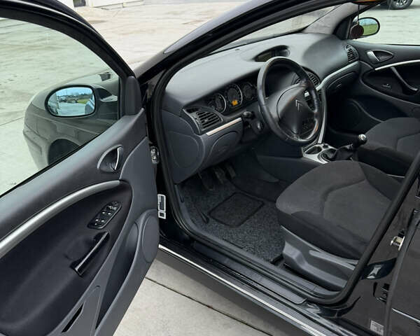 Чорний Сітроен С5, об'ємом двигуна 1.6 л та пробігом 271 тис. км за 4800 $, фото 16 на Automoto.ua