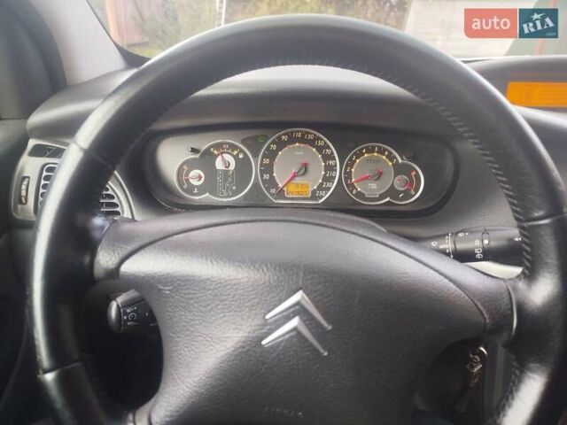 Чорний Сітроен С5, об'ємом двигуна 2 л та пробігом 297 тис. км за 4700 $, фото 12 на Automoto.ua