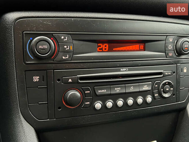 Черный Ситроен С5, объемом двигателя 1.6 л и пробегом 254 тыс. км за 5500 $, фото 13 на Automoto.ua