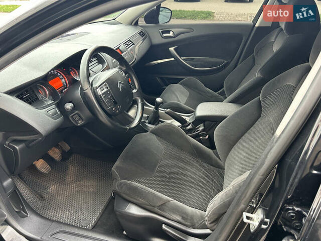 Чорний Сітроен С5, об'ємом двигуна 1.6 л та пробігом 228 тис. км за 6999 $, фото 11 на Automoto.ua